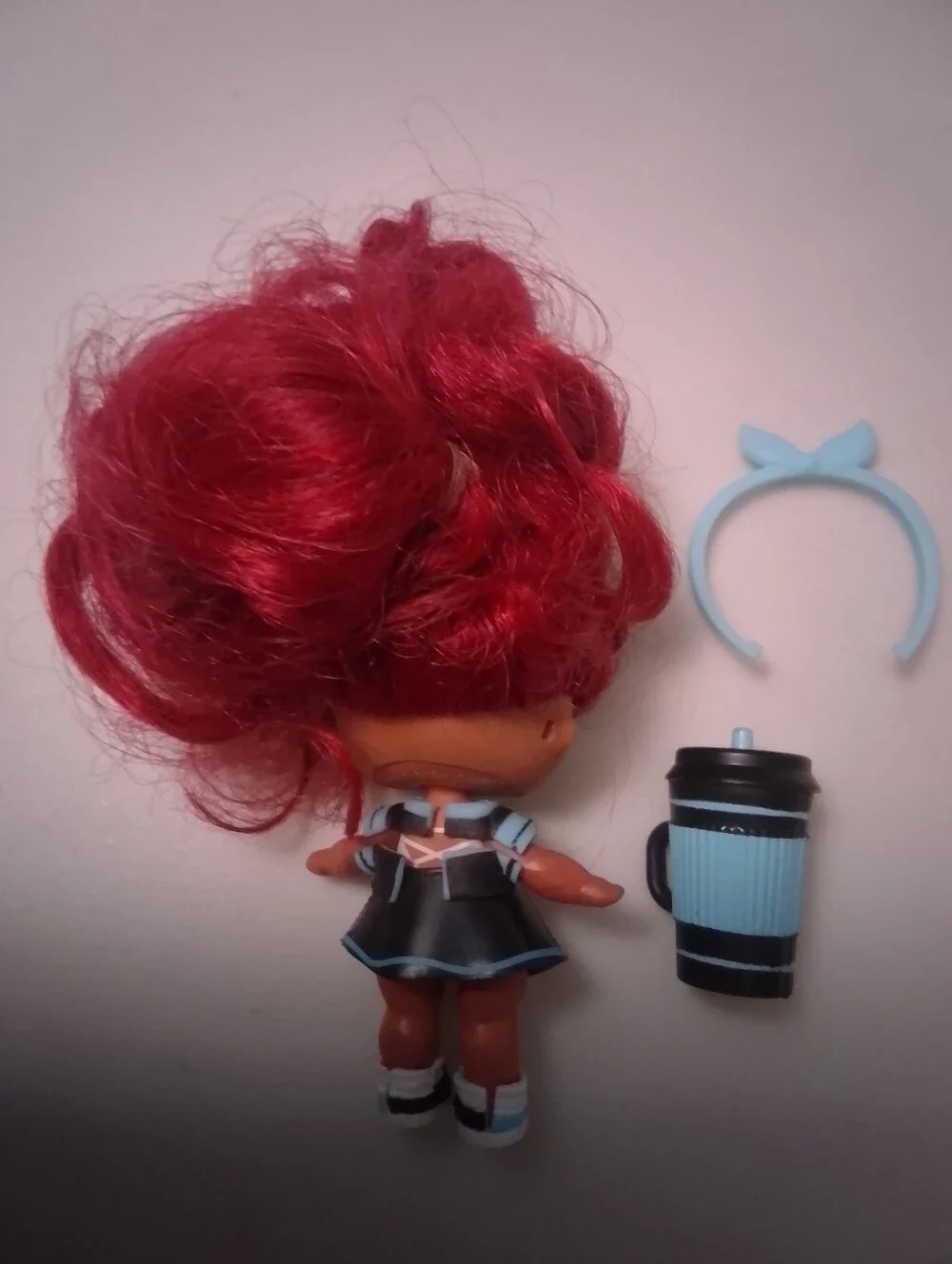 L.O.L. Surprise! Hairgoals Series 2 doll named Pins